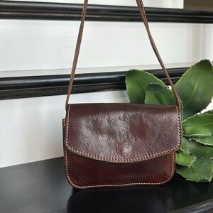 Florence Italy Genuine Leather Crossbody Shoulder Bag – Soft Luxurious Brown